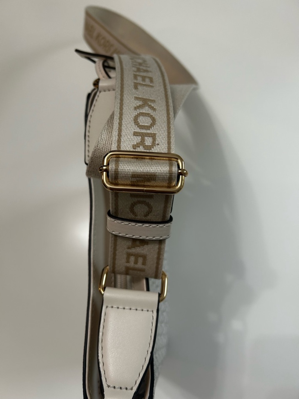 Michael Kors Cream Logo Crossbody Bag with Signature Strap - Picture 5 of 8